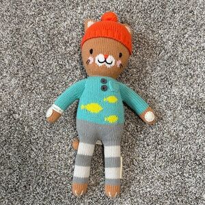 Maximus the Cat Cuddle and Kind